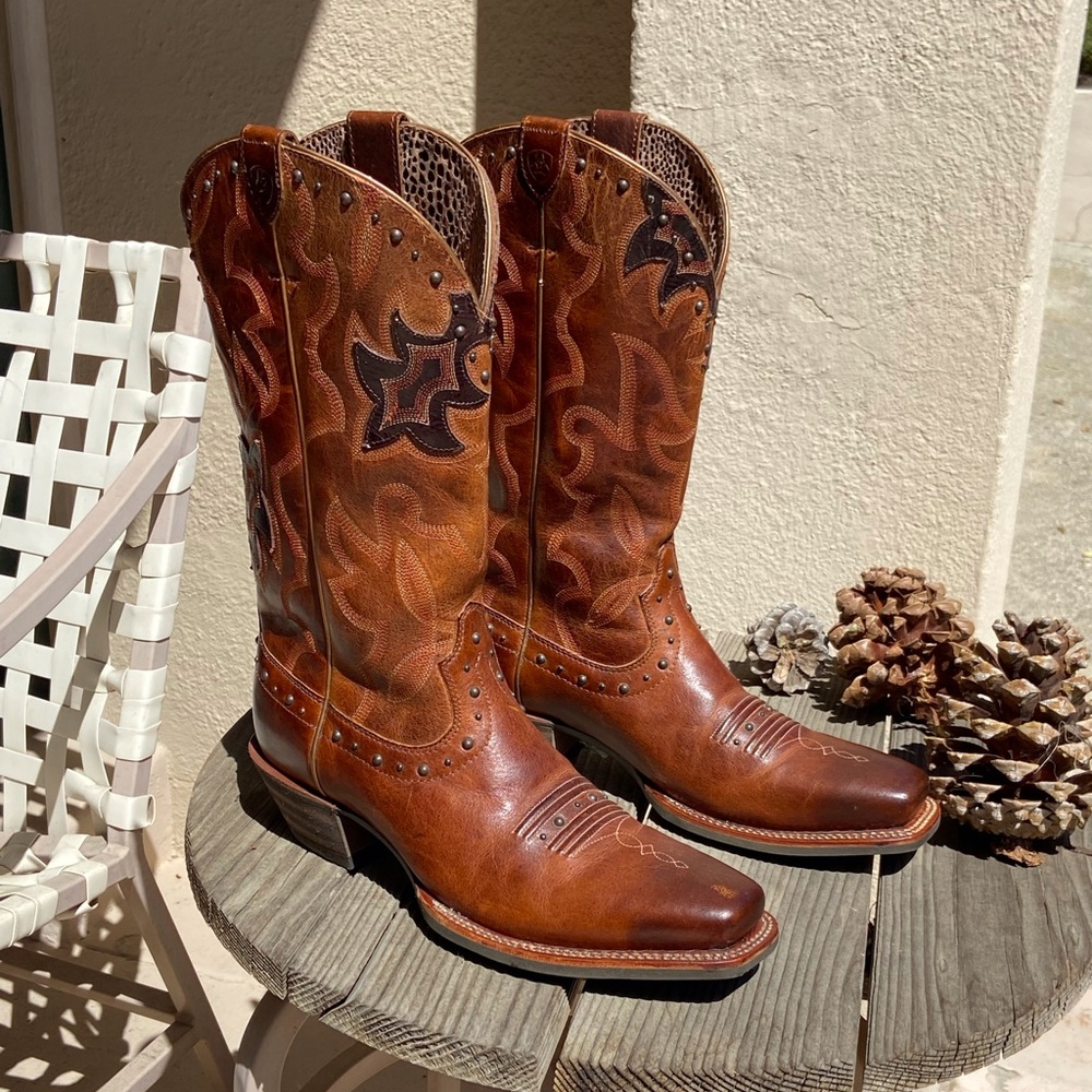 Woman’s ARIAT Western Runaway Cowboy Boots Size 9M Excellent Condition